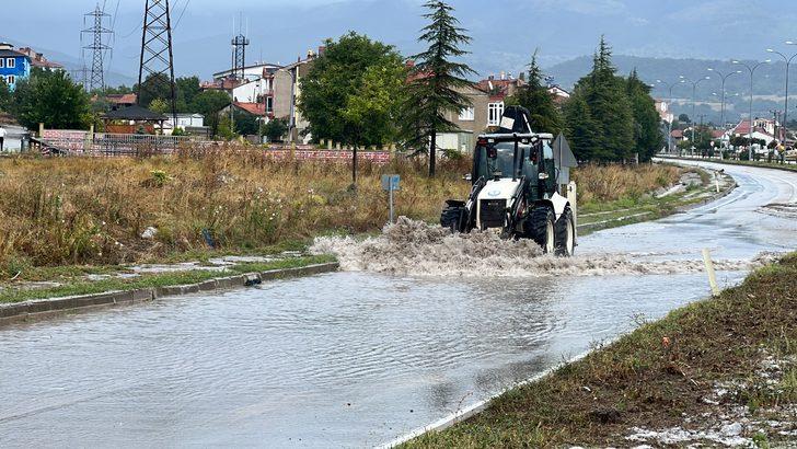 Kütahya'da dolu ve sağanak hayatı olumsuz etkiledi G4