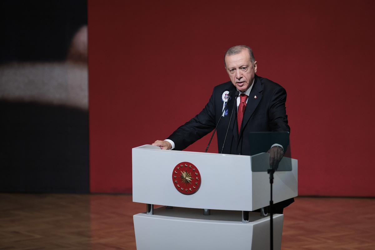 Cumhurbaşkanı Erdoğan, MS&Uuml; Deniz ve Hava Harp Okulu Diploma Alma ve Sancak Devir Teslim T&ouml;reni'nde konuştu: (2)