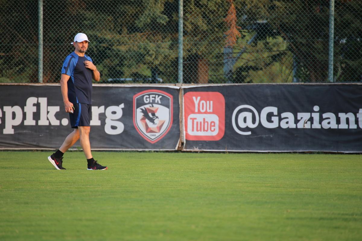 Gaziantep FK Teknik Direkt&ouml;r&uuml; Erol Bulut'tan Galatasaray ma&ccedil;ı yorumu: