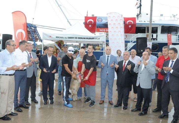 Kocaeli'de av sezonuna girmeye hazırlanan balıkçılar için tören düzenlendi G1