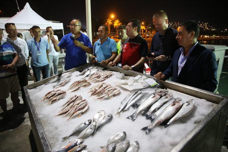 Bodrum'da av sezonuna girmeye hazırlanan balıkçılar törenle uğurlandı G4