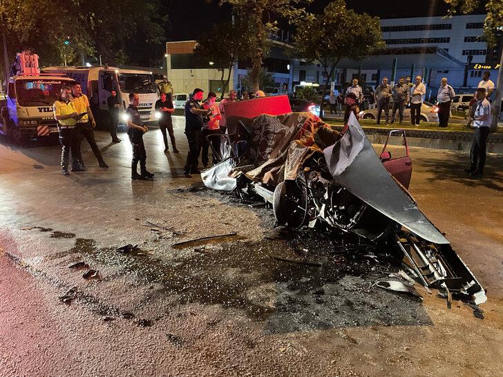 Aydın'da otomobil halk otobüsüne çarptı, 1 kişi öldü, 3 kişi yaralandı G4