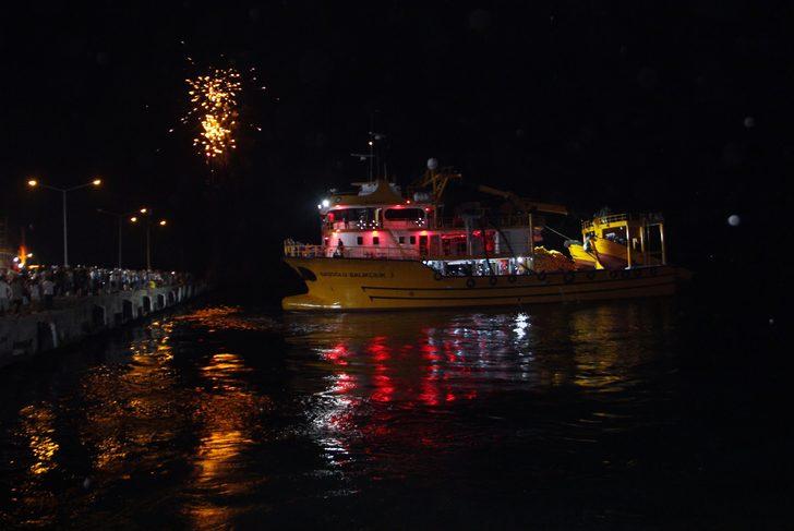 Sinoplu balıkçılar dualarla denize uğurlandı G3