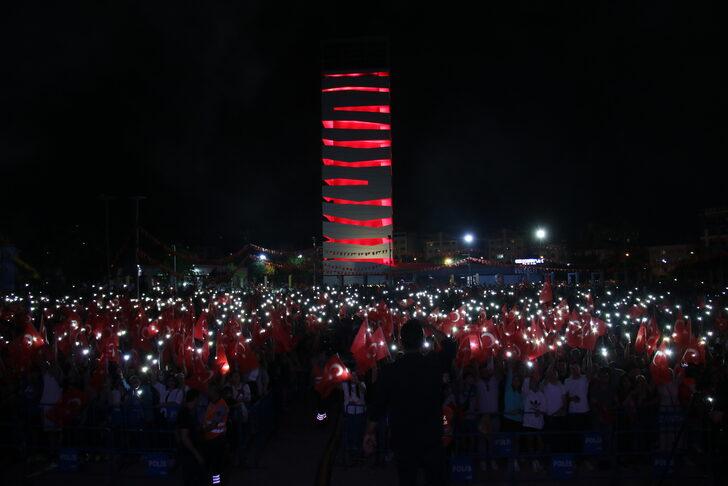 Uşak'ın düşman işgalinden kurtuluşunun 100. yılında Ahmet Şafak konser verdi G3