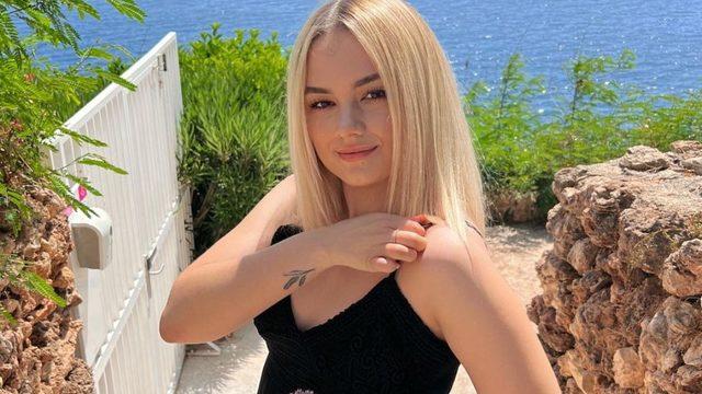 Enes Batur'un eski sevgilisi Başak Karahan gömleğinin düğmelerini açıp poz verdi! Müjdeyi duyurdu