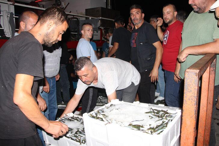 Bandırma Su Ürünleri Hali'nde av sezonunun ilk mezadı yapıldı G1