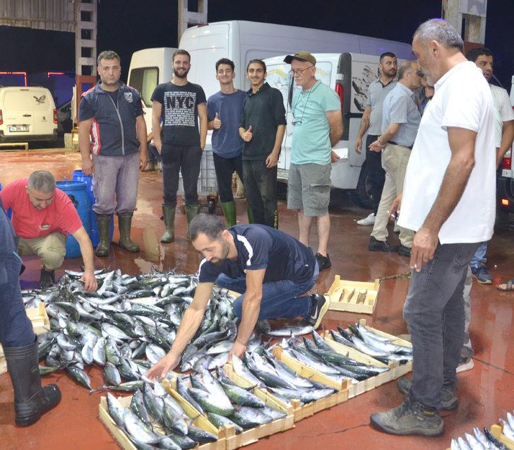 Kocaeli'de balıkçılar sezonun ilk avından döndü G4