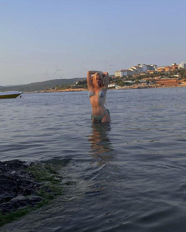 Serel Yereli leopar desenli bikinisiyle yaktı geçti! Aleyna Tilki  yorum yaptı