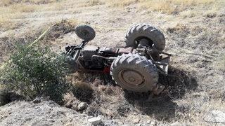 Malatya'da devrilen traktörün sürücüsü öldü