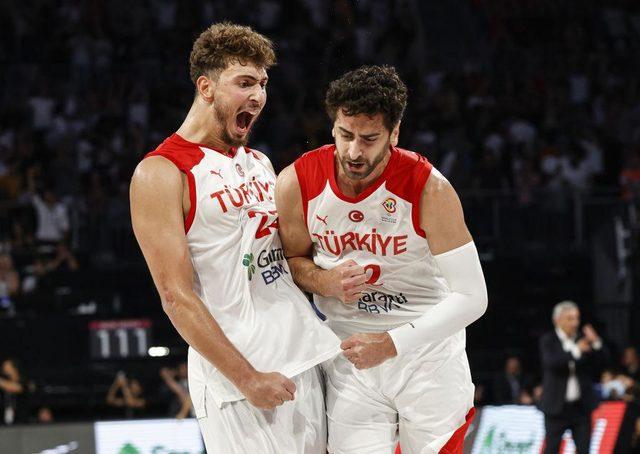 Alperen Şengün ve Furkan Korkmaz 