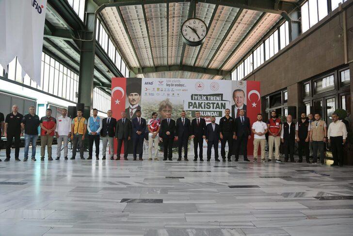 Pakistan'a yardım malzemesi taşıyan "İyilik Treni"nin ikincisi uğurlandı G2