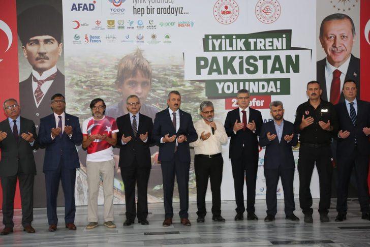 Pakistan'a yardım malzemesi taşıyan "İyilik Treni"nin ikincisi uğurlandı G3