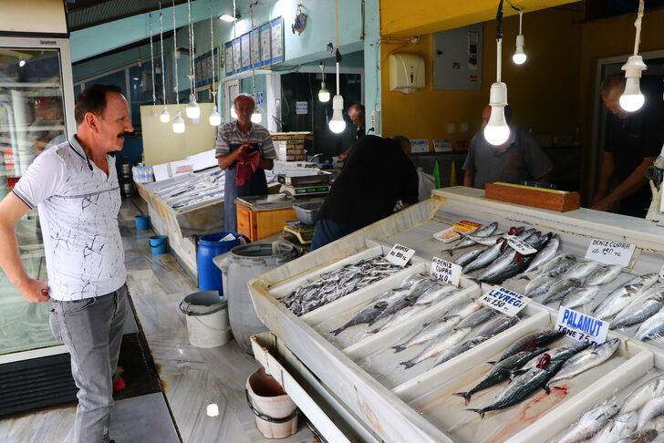 Tekirdağ'da balıkçı tezgahları sezonun ilk palamutlarıyla süslendi G5