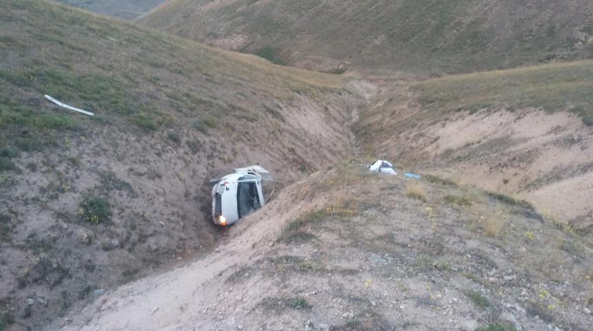 Bayburt'ta uçuruma yuvarlanan kamyonetin sürücüsü öldü