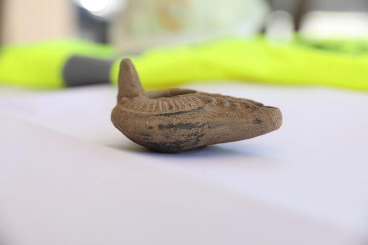 Diyarbakır'ın tarihi surlarında 1500 yıllık kandil bulundu G2