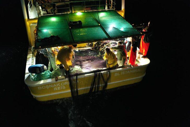 Tuzla'da balıkçılar Belediye Başkanı Şadi Yazıcı eşliğinde ilk ağlarını denize bıraktı G2