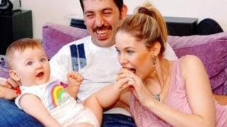 Emine Ün kızı Duru'yla poz verdi! Güzelliğine yorum yağdı