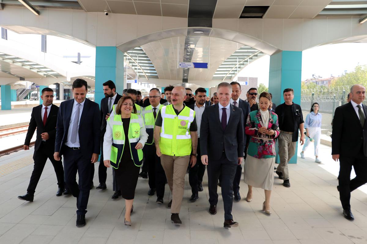 Bakan Karaismailoğlu, Gaziray'ın ilk test s&uuml;r&uuml;ş&uuml;ne katıldı: