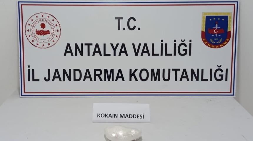 Antalya'da valizde 550 gram kokain ele geçirildi