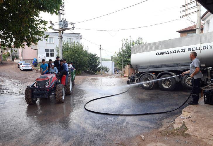 Bursa'da selden etkilenen mahallelerde temizlik çalışması sürüyor G3