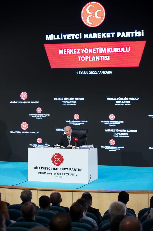 AA-20220901-28787642-28787640-MHP_GENEL_BASKANI_BAHCELI_PARTISININ_MYK_VE_MDK_TOPLANTISI_SONRASINDA_KONUSTU