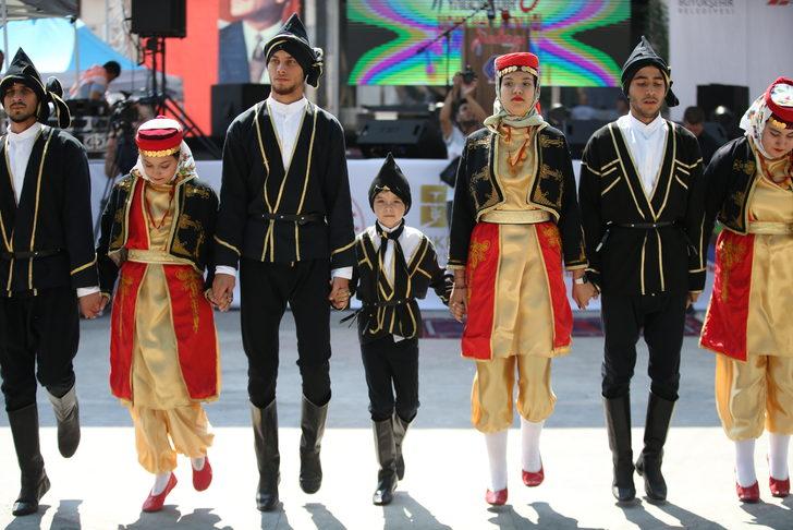 "22. Uluslararası Sındırgı Yağcıbedir Uçan Halı Şenliği" başladı G5