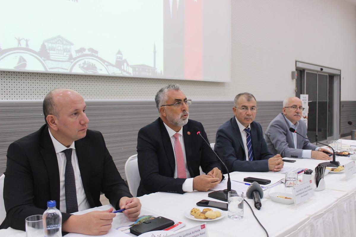 Cumhurbaşkanlığı Sosyal Politikalar Kurulu &uuml;yeleri, Artvin'de temaslarda bulundu