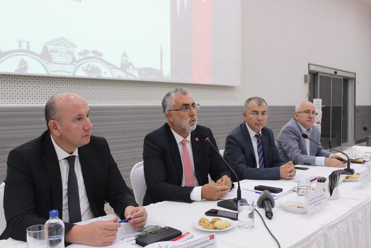 Cumhurbaşkanlığı Sosyal Politikalar Kurulu üyeleri, Artvin'de temaslarda bulundu G1