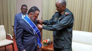 Büyükelçi Neziroğlu, Sudan'da Nileyn Nişanı ile ödüllendirildi