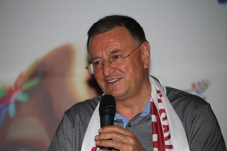 Hatayspor Kadın Futbol Takımı'nın yeni sezon kadrosu tanıtıldı G5