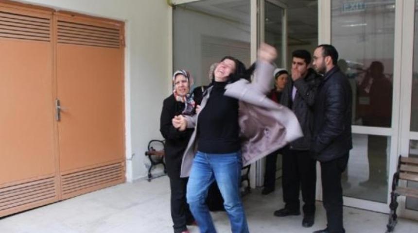 Birlikte yaşadığı kadın ve üniversiteli oğlunu öldürdü