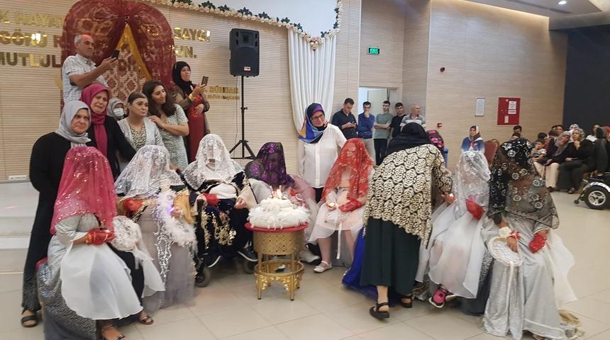 Bursa'da "Benim Hayalim, Benim Düğünüm" etkinliği yapıldı