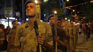 Uşak’ın düşman işgalinden kurtuluşunun 100. yılında “Kurtuluş Korteji” ve konser düzenlendi