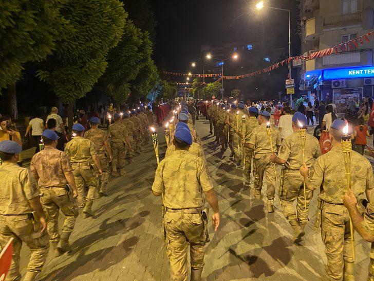 Uşak’ın düşman işgalinden kurtuluşunun 100. yılında “Kurtuluş Korteji” ve konser düzenlendi G3