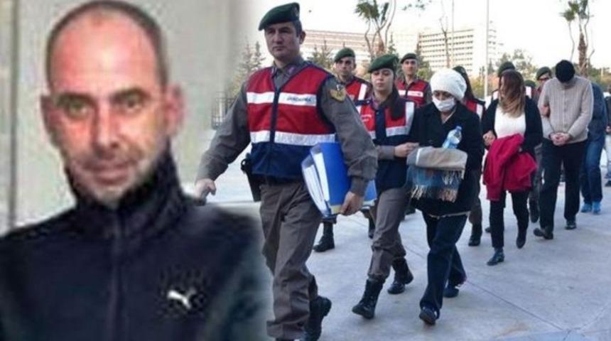 Cesedin &uuml;zerine oturup &ccedil;ay i&ccedil;mişler! 