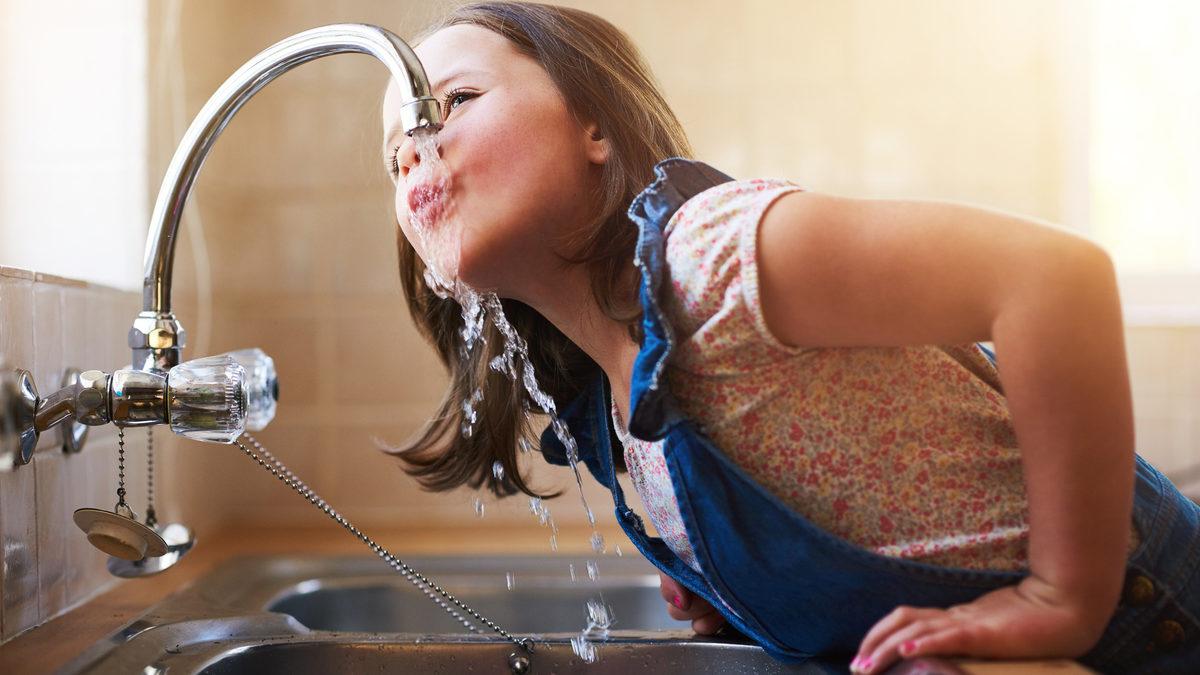 Musluk suyundan uzak durun önerisi! ABD'de temiz su krizi: Duş alırken ağzınızı kapatın