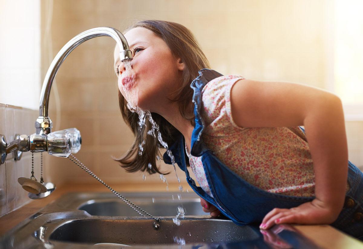 Musluk suyundan uzak durun önerisi! ABD'de temiz su krizi: Duş alırken ağzınızı kapatın