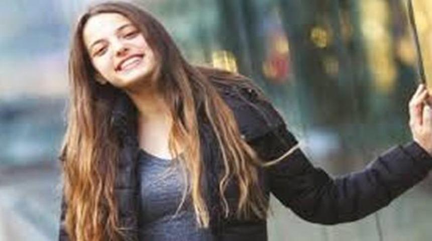 Parampar&ccedil;a Cansu &Ouml;ld&uuml;'m&uuml;?Leyla Tanlar Dizidenmi Ayrıldı?Geri D&ouml;necek'mi?Kimdir?