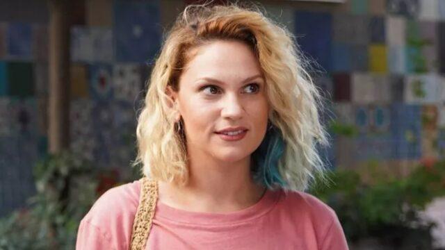 Öyle Bir Geçer Zaman ki'nin Aylin'i Farah Zeynep Abdullah makyajsız poz verdi! Ün bile değiştiremedi kızı