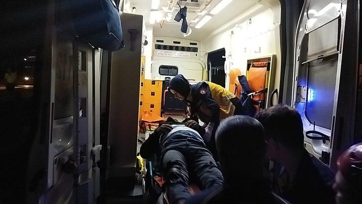 Sakarya'da 2 tırın çarpışması sonucu sürücüler yaralandı G2