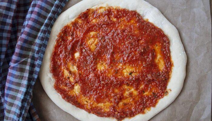 KOLAY PİZZA HAMURU Pizza hamuru nasıl yapılır? Pizza sosu nasıl