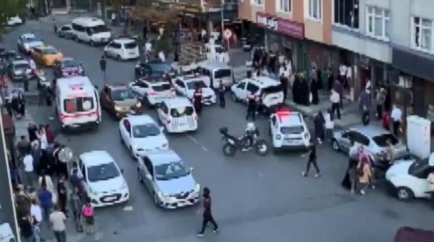 Sultangazi'de hareketli anlar! Aile içi kavga ihbarına giden polise saldırdılar