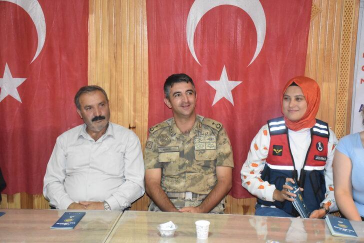 Karslı aşıklar köydeki erkekleri kadına yönelik şiddete karşı atışmayla uyardı G2