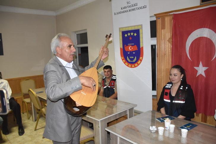 Karslı aşıklar köydeki erkekleri kadına yönelik şiddete karşı atışmayla uyardı G4