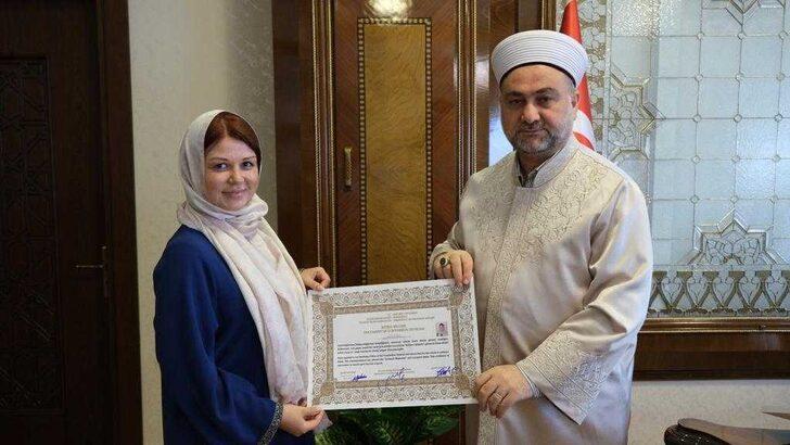 Ukraynalı kadın Adana'da Müslüman oldu G3