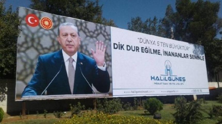 Erdoğan'lı billboard reklamı yapan müteahhit FETÖ’den tutuklandı
