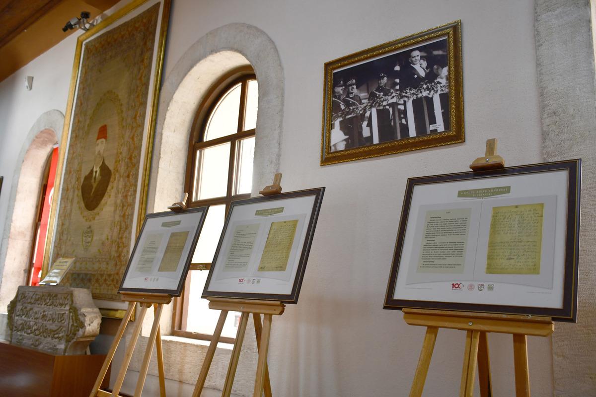 "Sivas Kongre Belgeleri Arşivi Sergisi" a&ccedil;ıldı