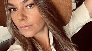 Aslı Enver teknede bikinili pozlarıyla mest etti!