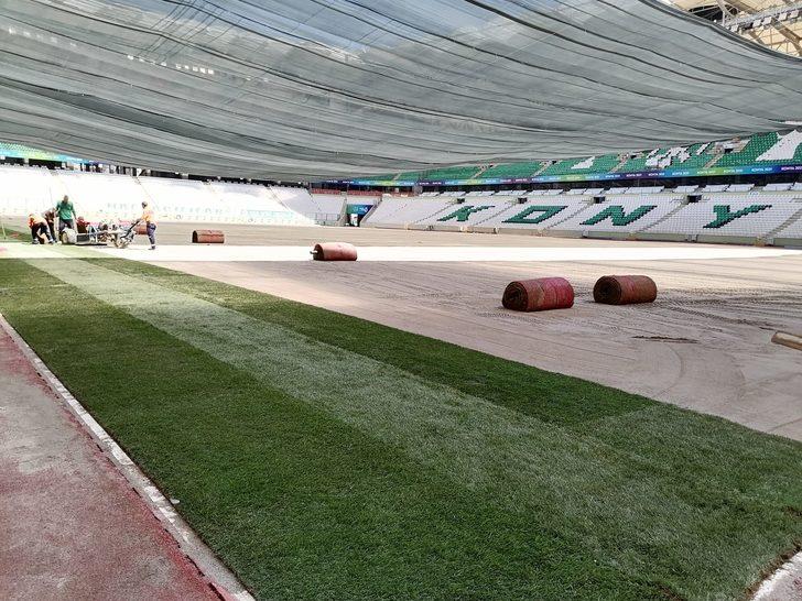 Konya Büyükşehir Stadı'nın zemin yenileme çalışmaları sürüyor G3