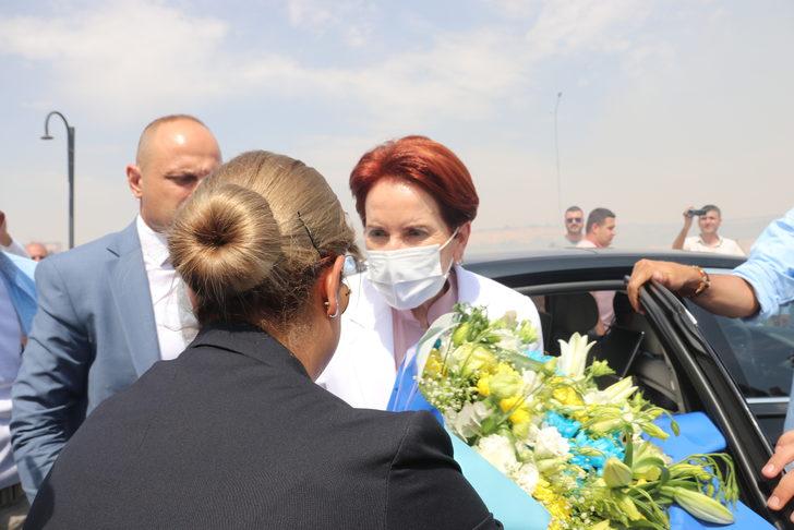 Meral Akşener, partisinin Doğu ve Güneydoğu'daki il ve ilçe başkanlarıyla buluştu G1